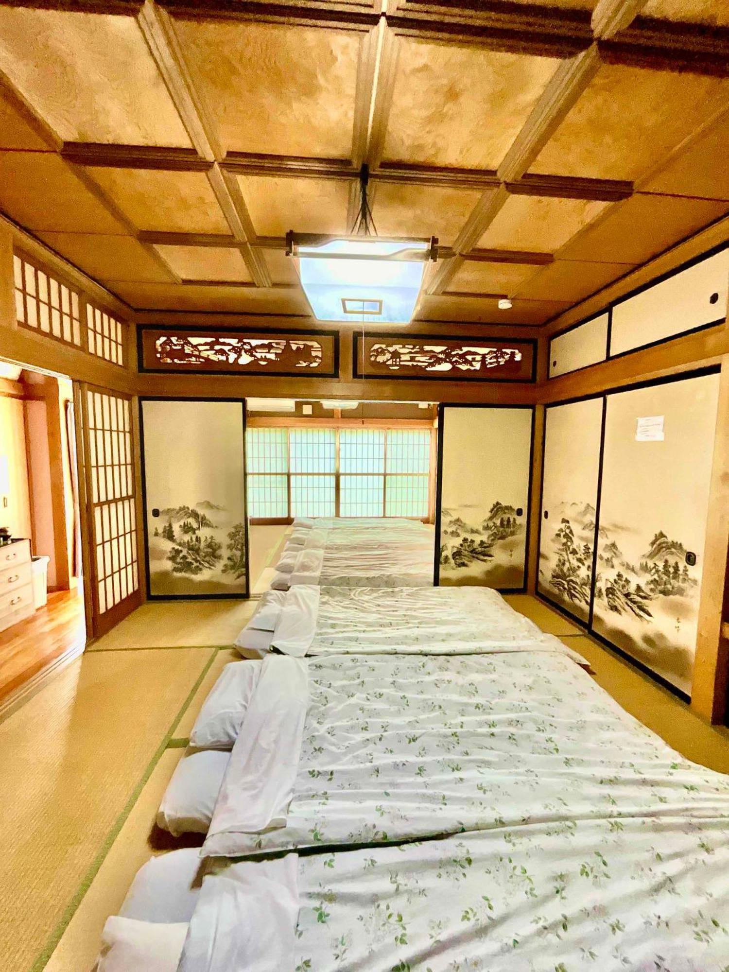 T&T Fujiyama Guest House Fujiyoshida Exterior photo